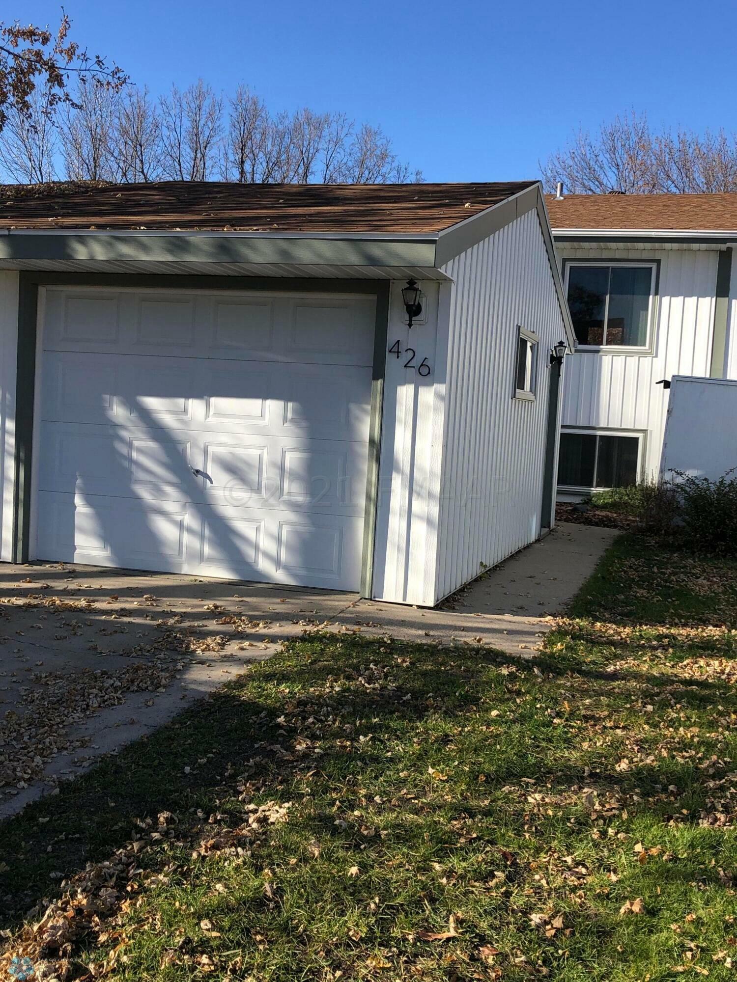 Property Photo: 426 22 Street E ND 58078