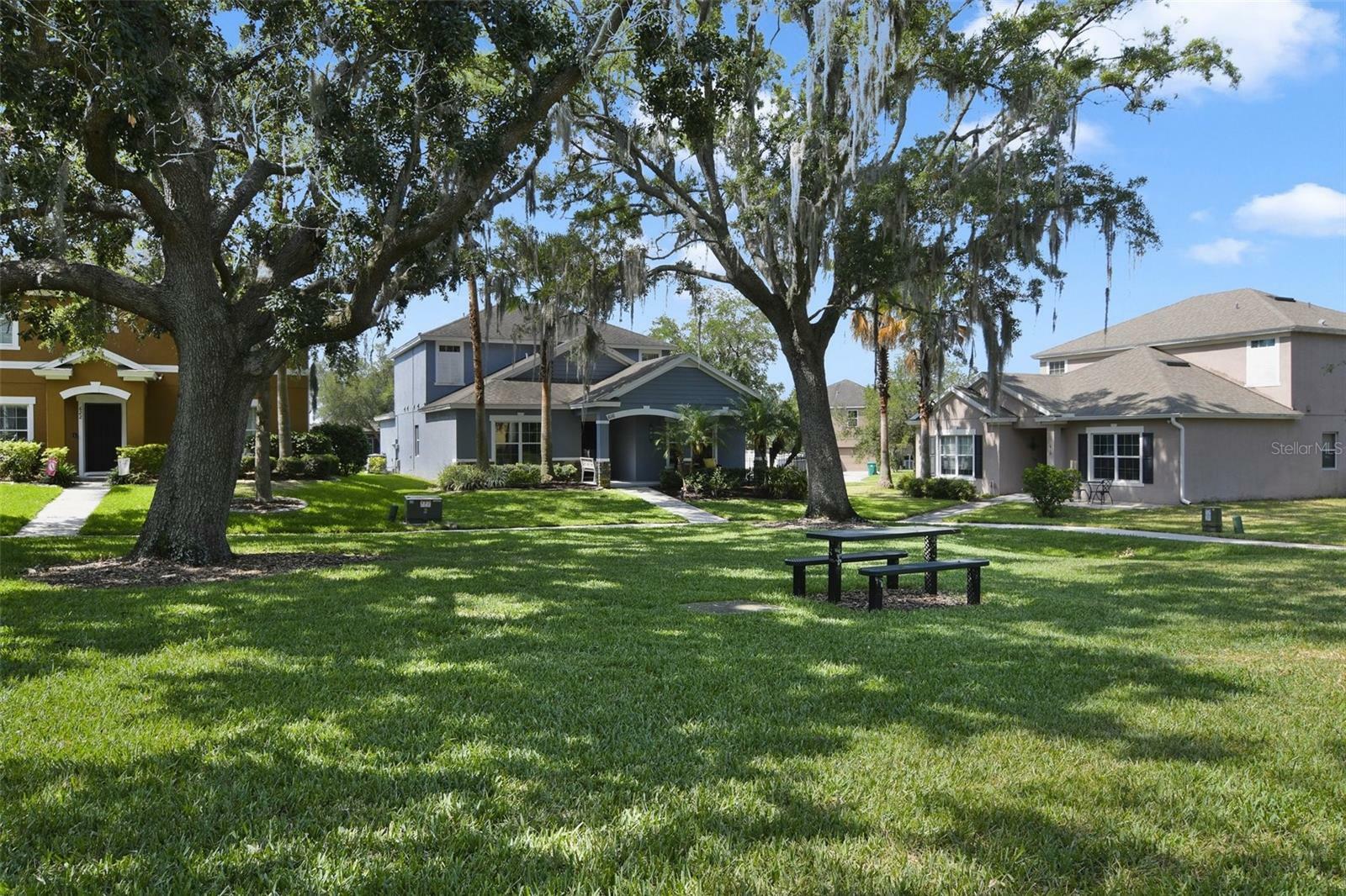 Property Photo: 616 Bending Oak Trail FL 34787