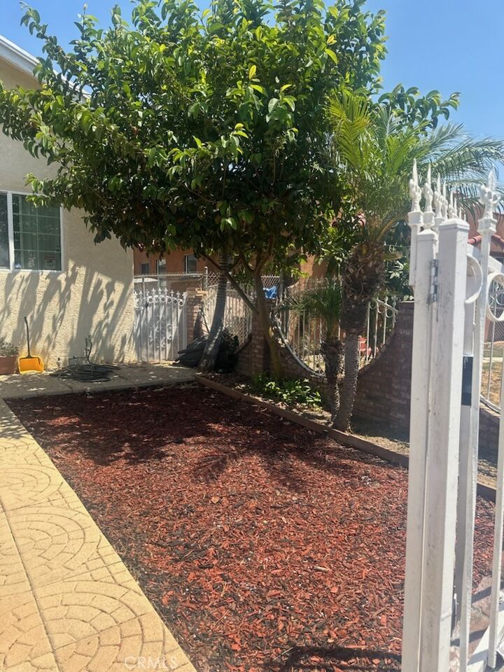 Property Photo: 1507 W 82nd Street CA 90047