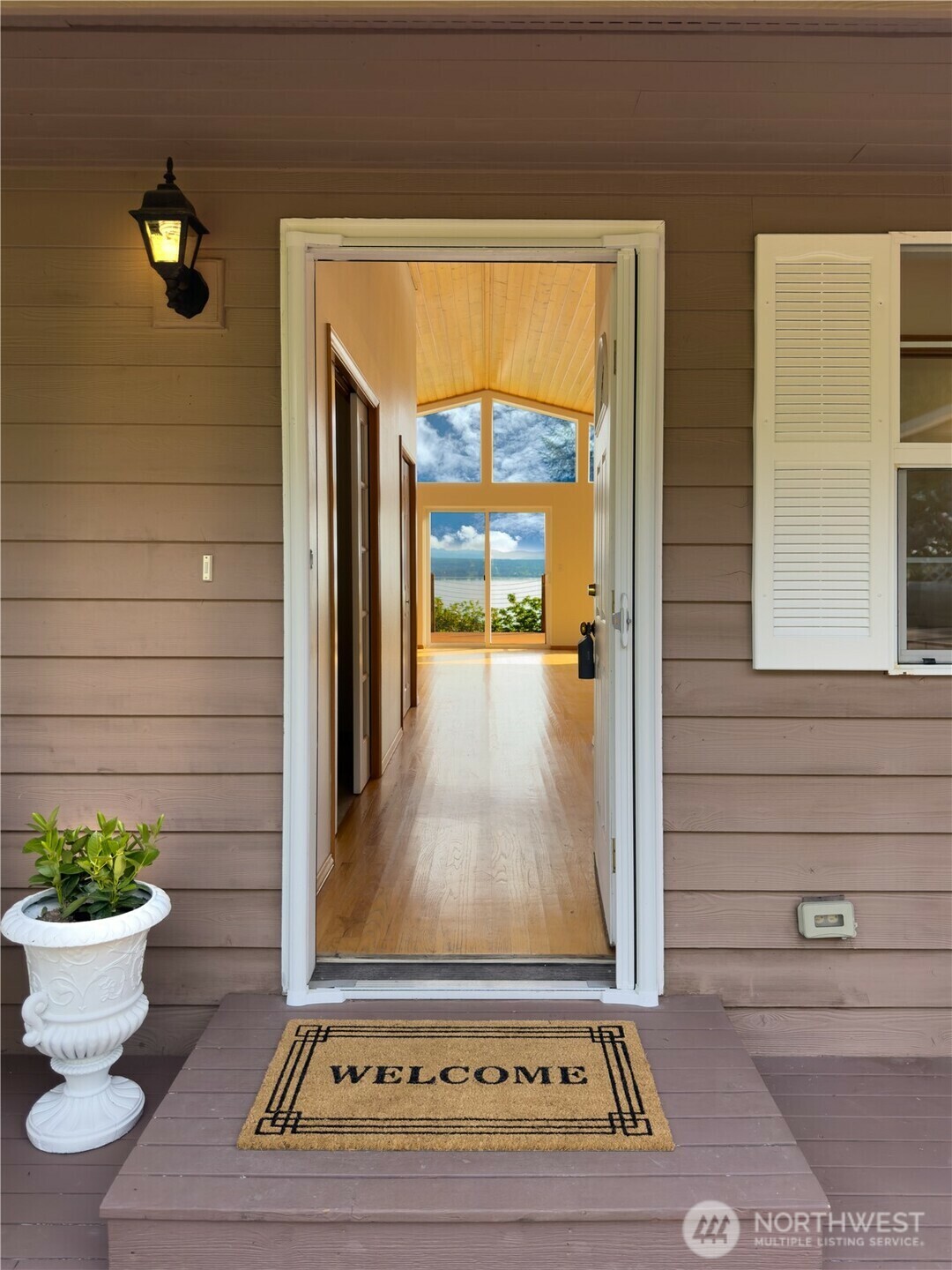 Property Photo: 15 A Saratoga Drive WA 98206