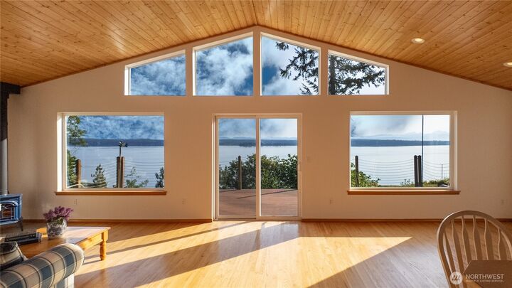 Property Photo: 15 A Saratoga Drive WA 98206