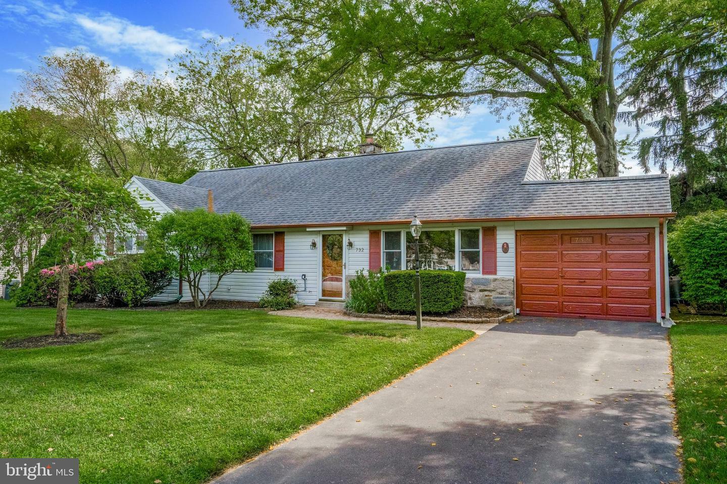 Property Photo:  732 Elizabeth Road  PA 19046 