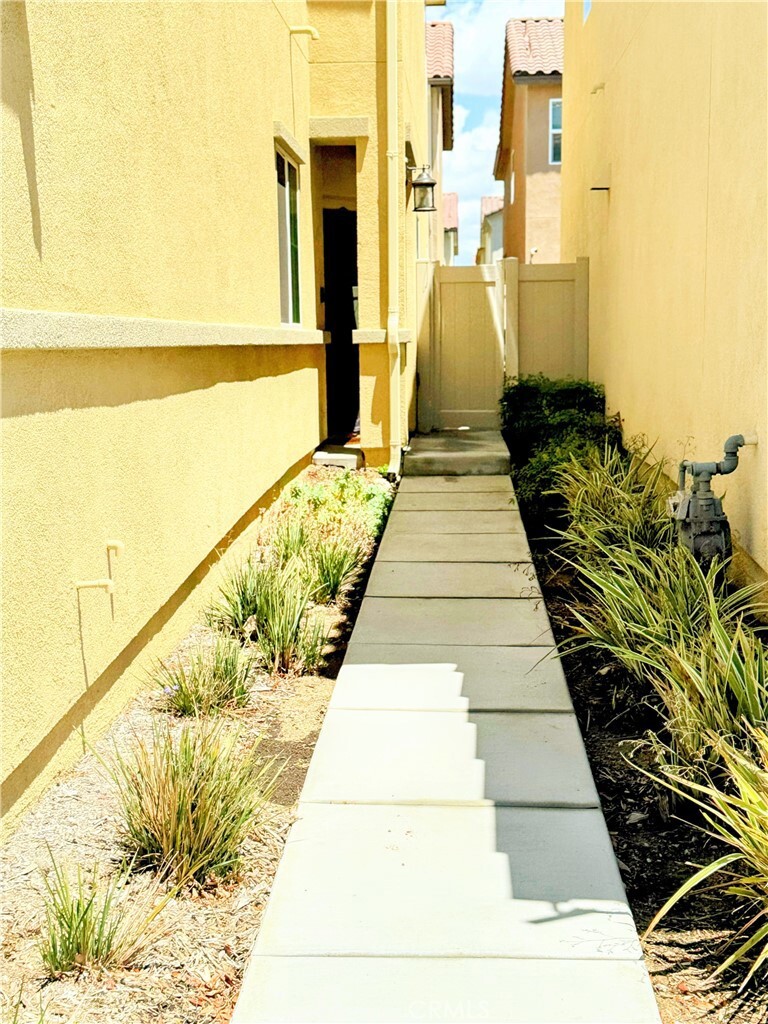 Property Photo: 12736 Greenstone Way CA 92555