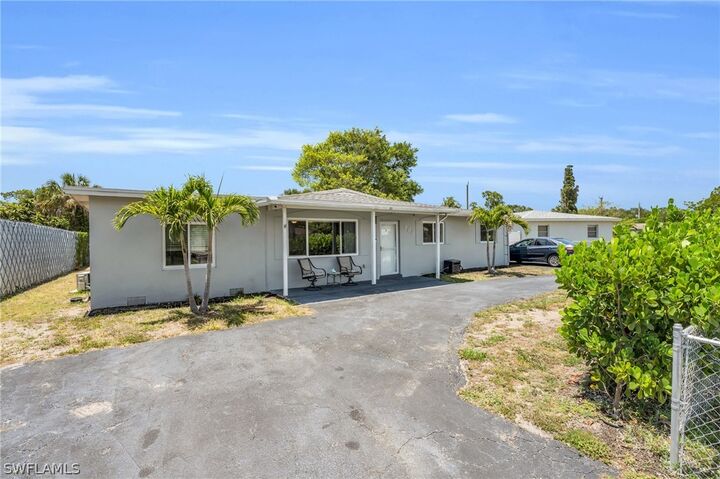 Property Photo:  883 Coconut Circle E  FL 34104 