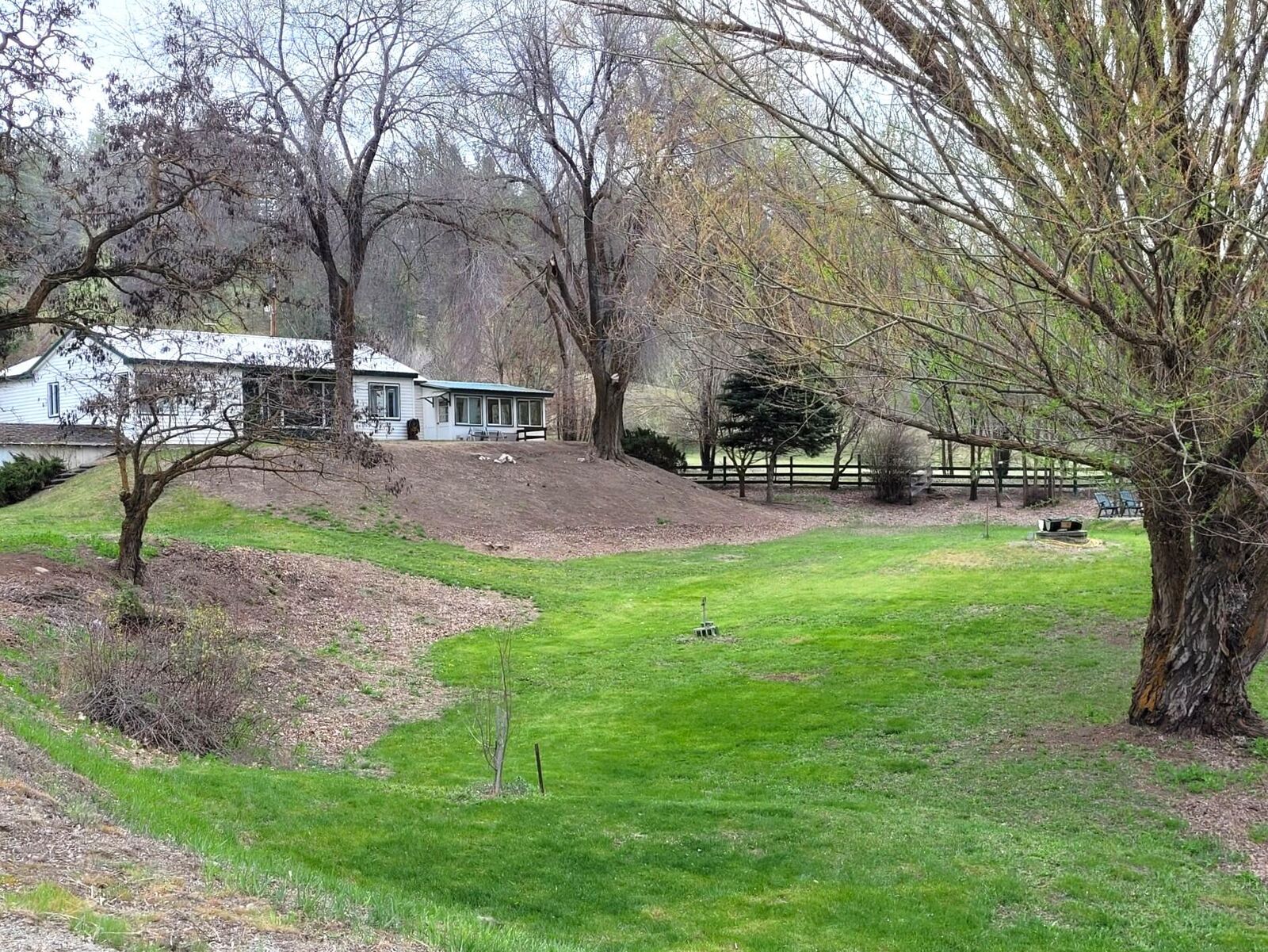 Property Photo: 2 Tonasket Creek Rd WA 99118