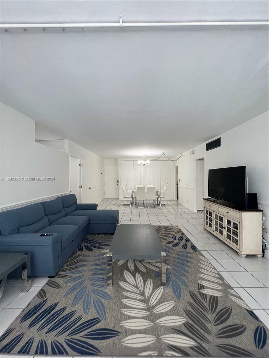 Property Photo:  5005 Collins Ave 222  FL 33140 