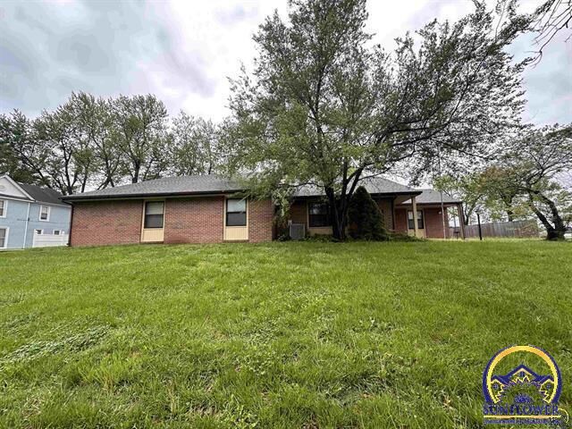 Property Photo: 925 Pennsylvania Ave KS 66436