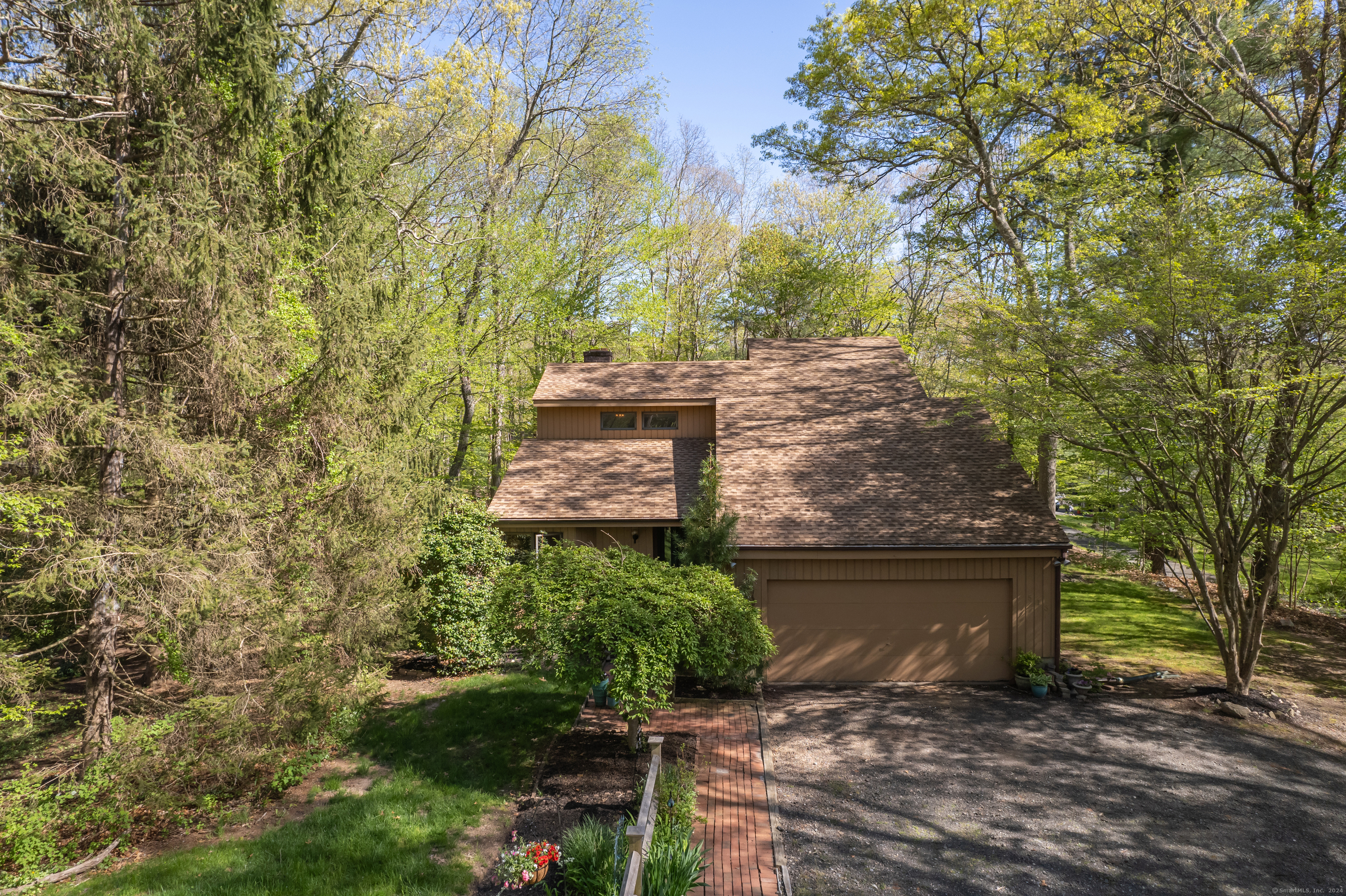 Property Photo:  513 North Madison Road  CT 06437 