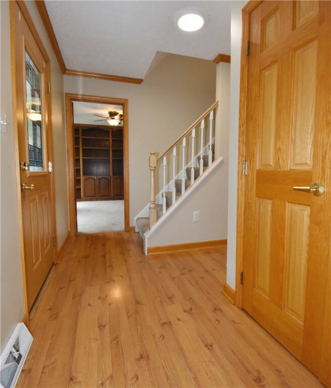 Property Photo:  318 Cross Creek Ct  PA 15237 