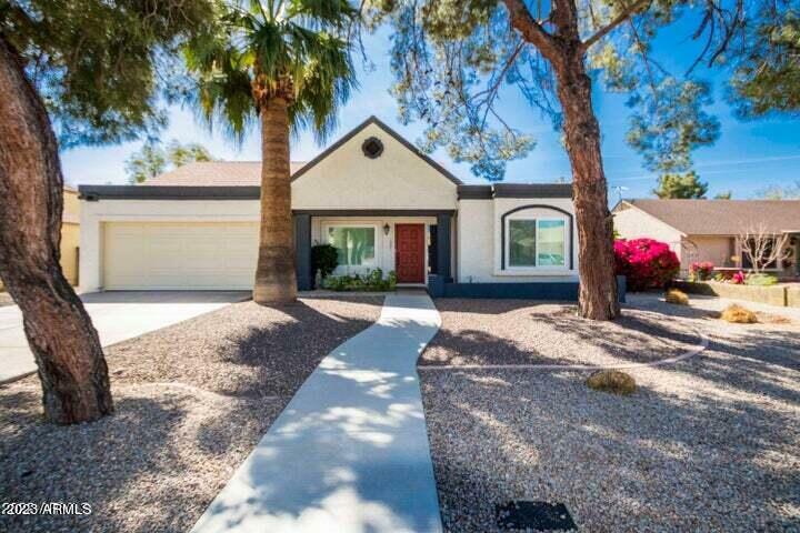 Property Photo:  1331 E Dava Drive  AZ 85283 