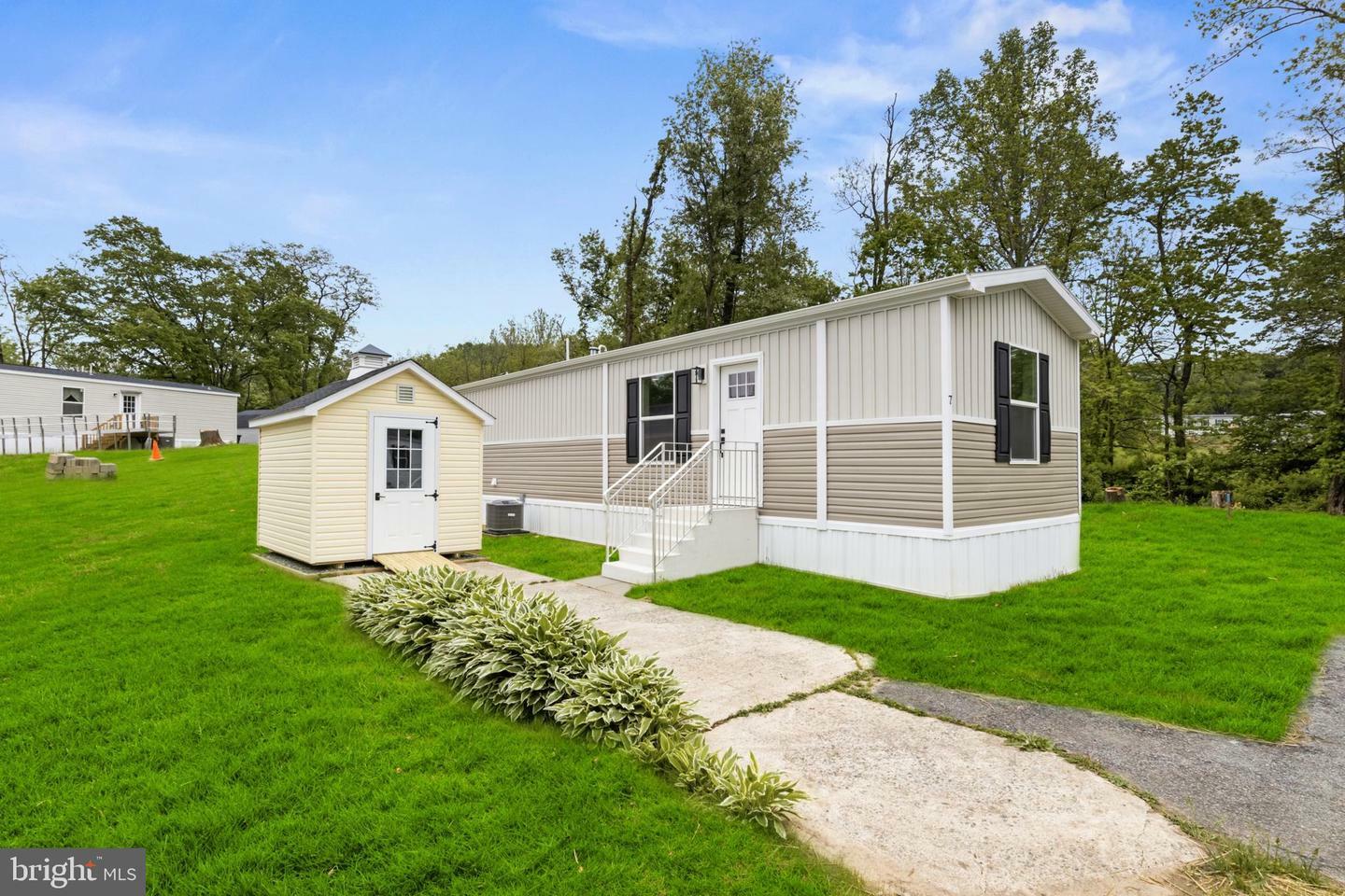 Property Photo:  7 2nd St  PA 17406 