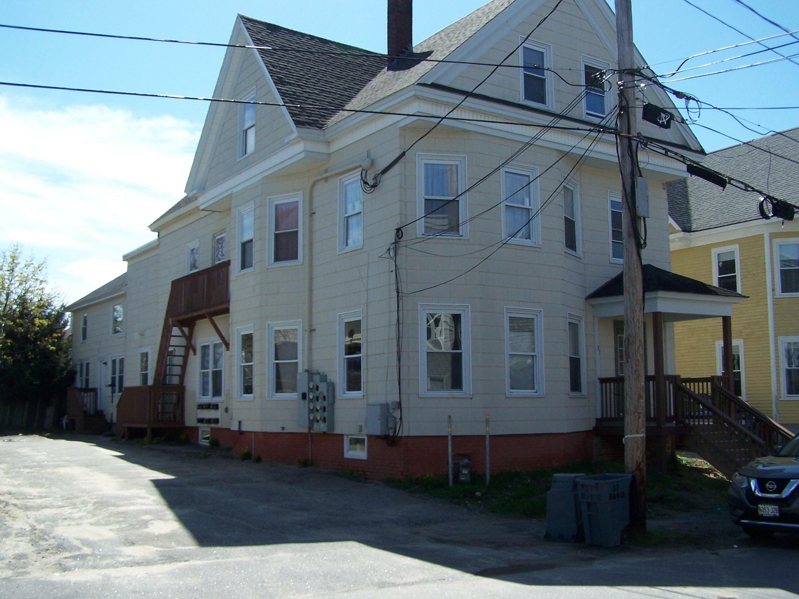 Property Photo:  37 Davis Street  ME 04240 