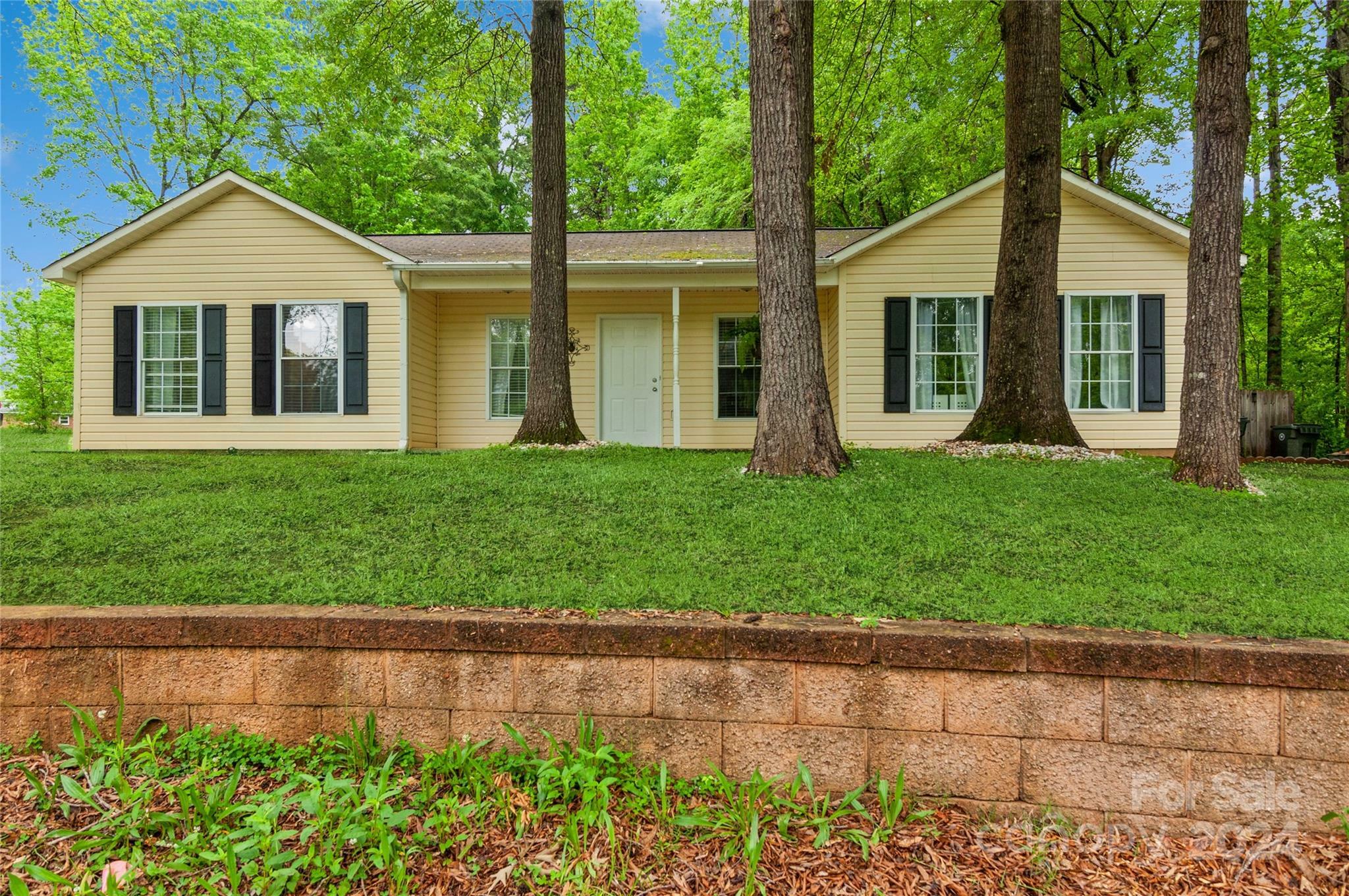 Property Photo:  115 Walnut Street  SC 29745 