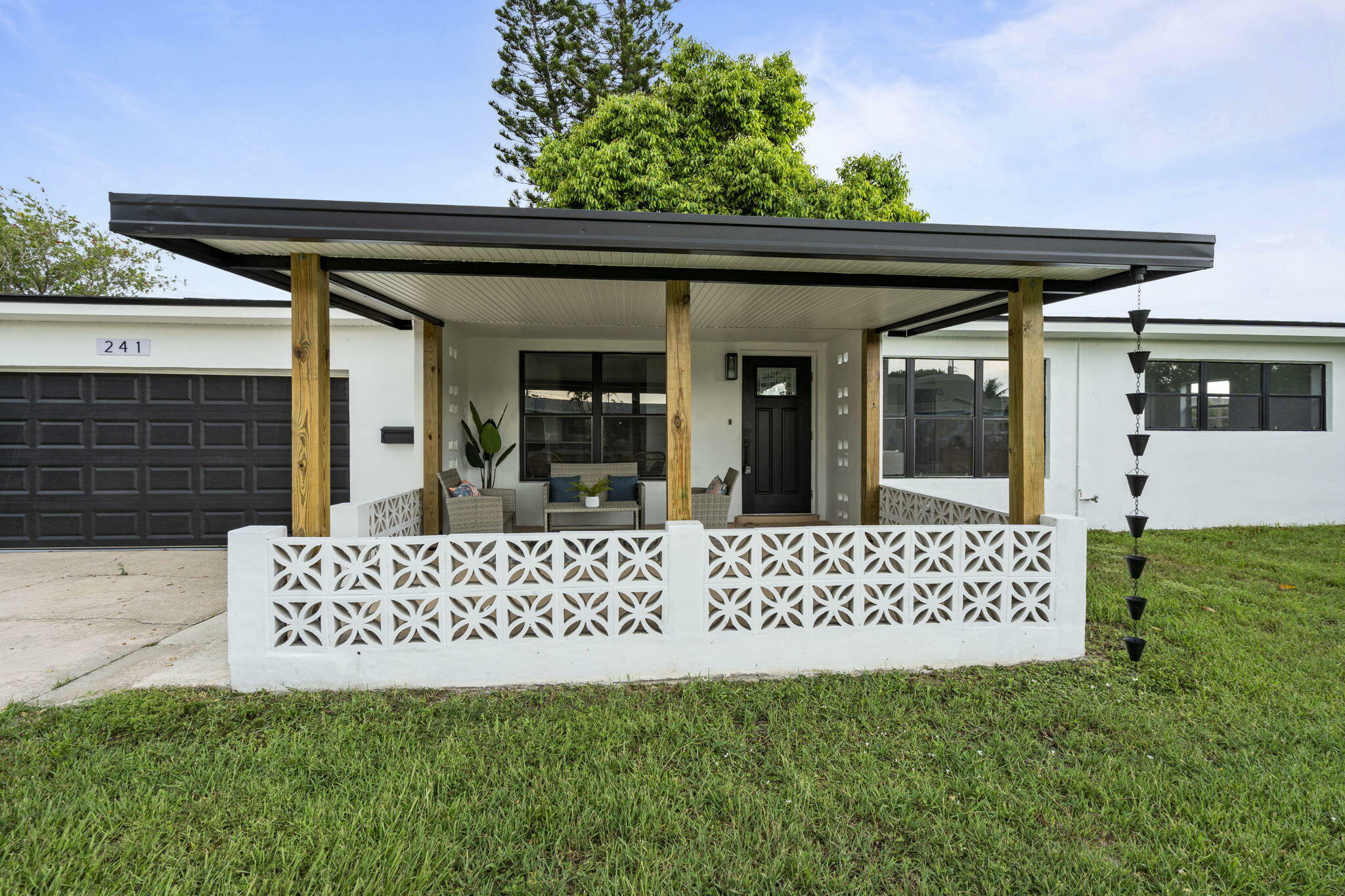 Property Photo:  241 NE 3rd Street  FL 32937 