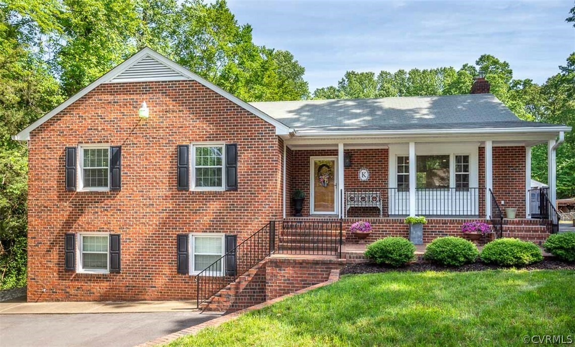 Property Photo:  8284 Burnside Drive  VA 23116 