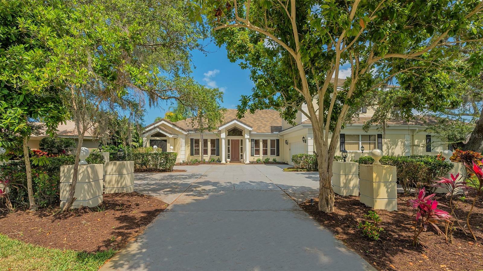 Property Photo:  639 Eagle Watch Lane  FL 34229 