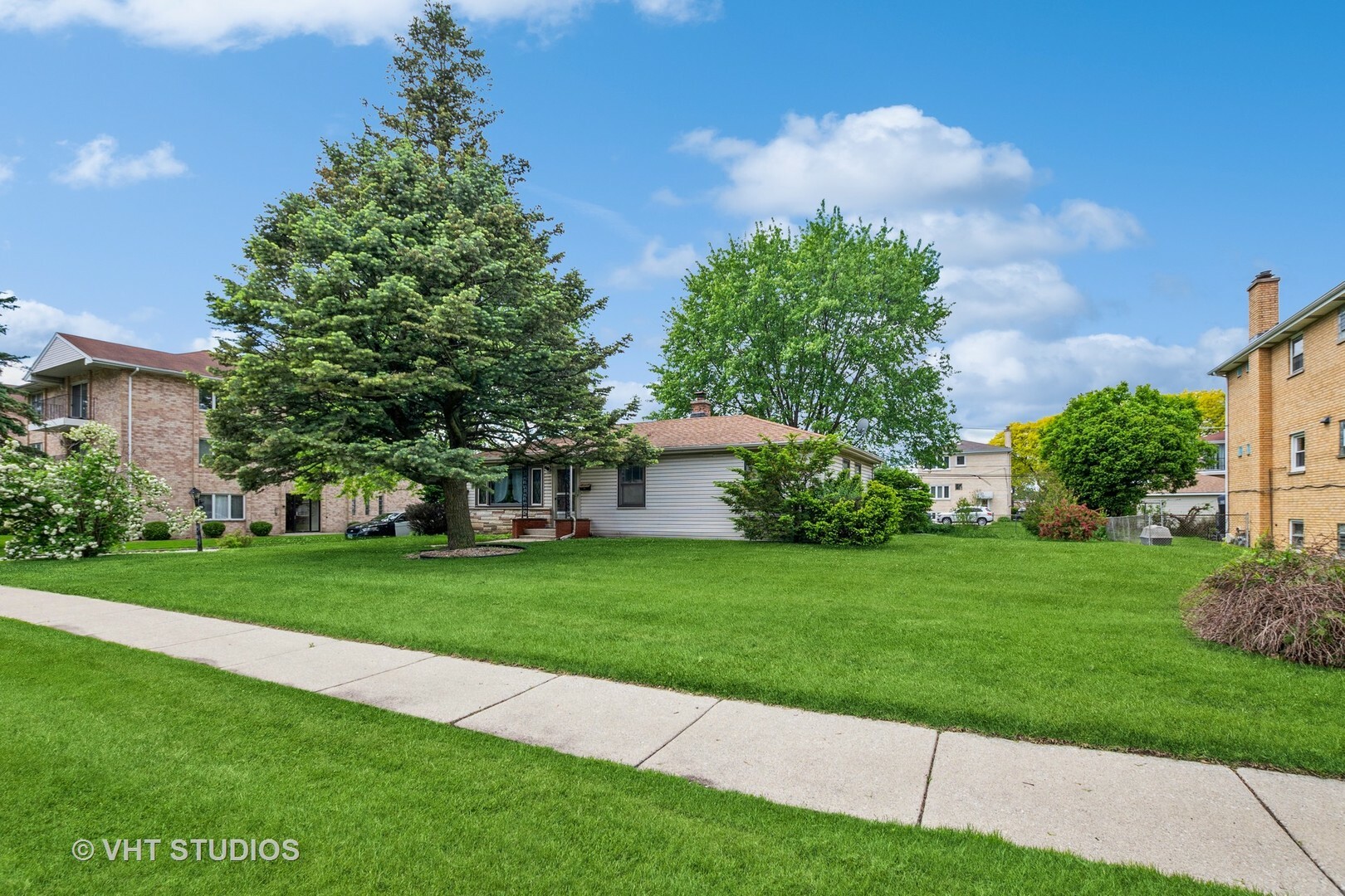 Property Photo:  9424 S Kolmar Avenue  IL 60453 