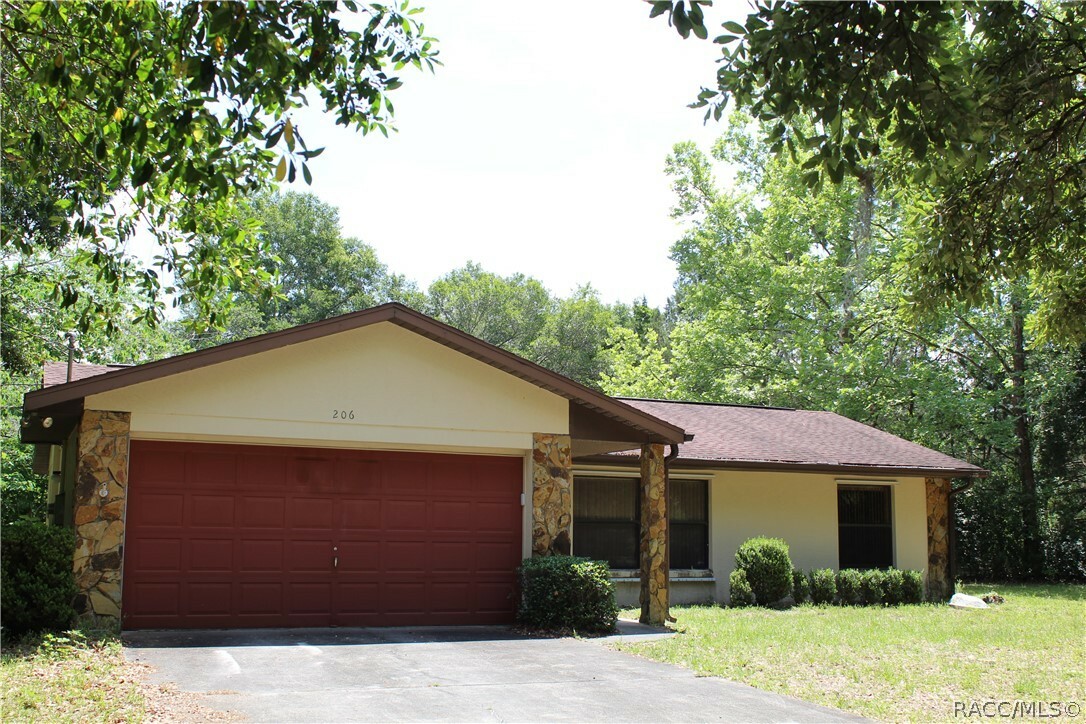 Property Photo:  206 S Central Avenue  FL 31152 