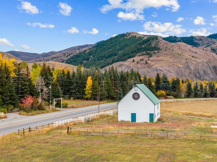 Property Photo: 317 N River Street Unit 8 ID 83333