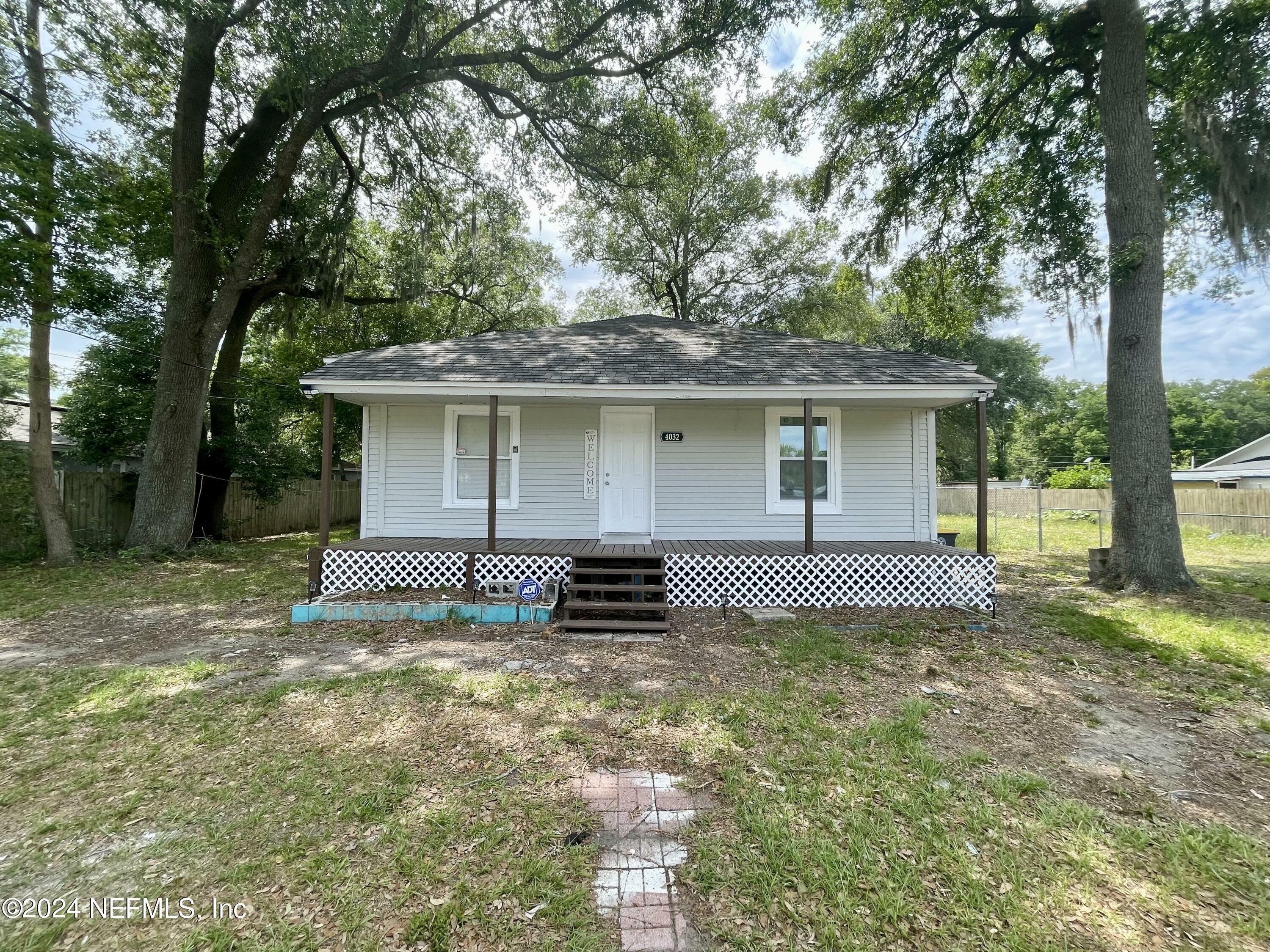 Property Photo:  4032 Grant Road  FL 32207 