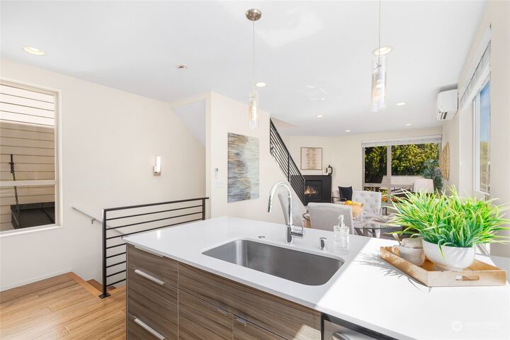 Property Photo:  812 24th Avenue S  WA 98144 