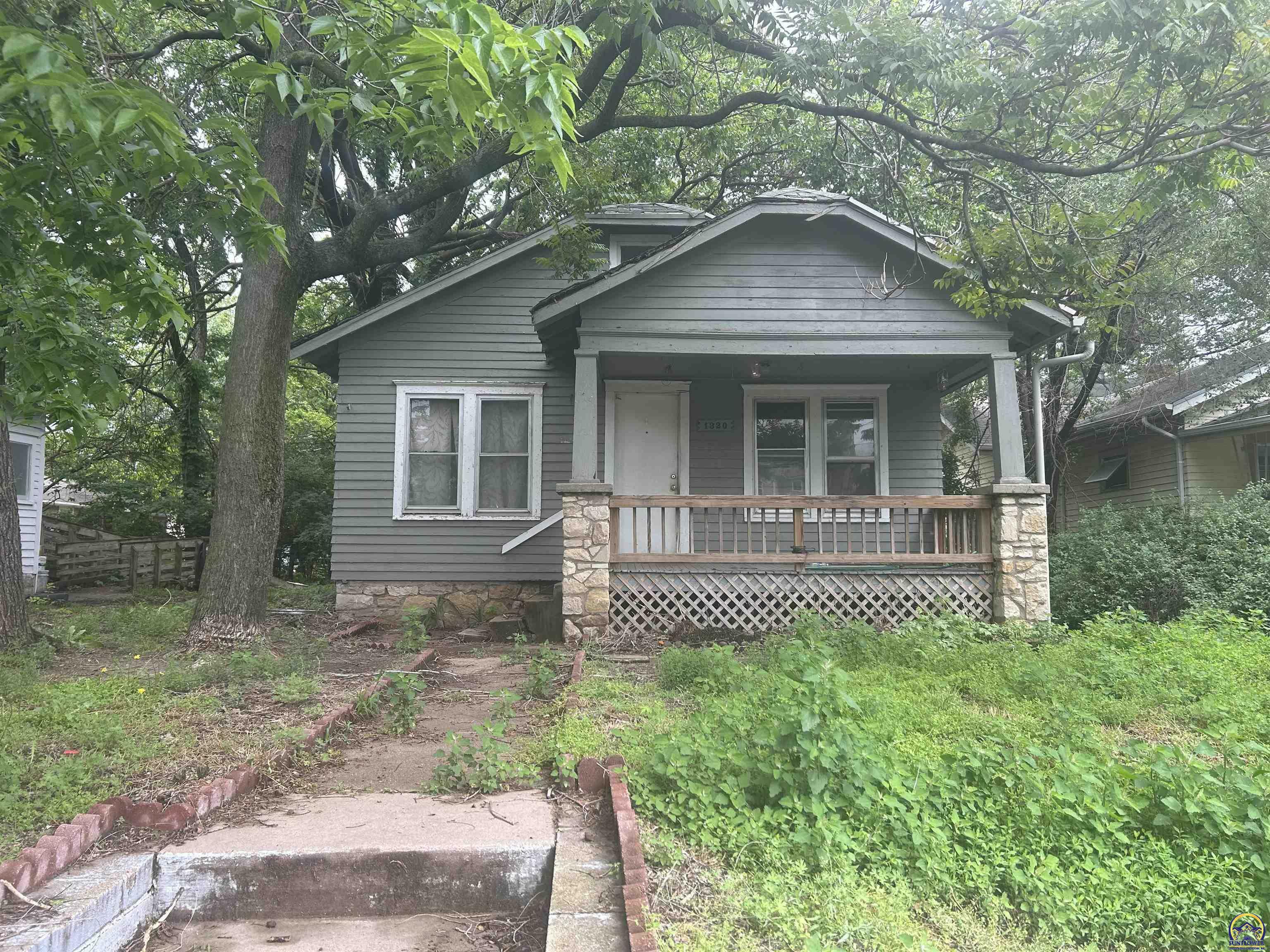 Property Photo:  1320 NW Central Ave  KS 66608 