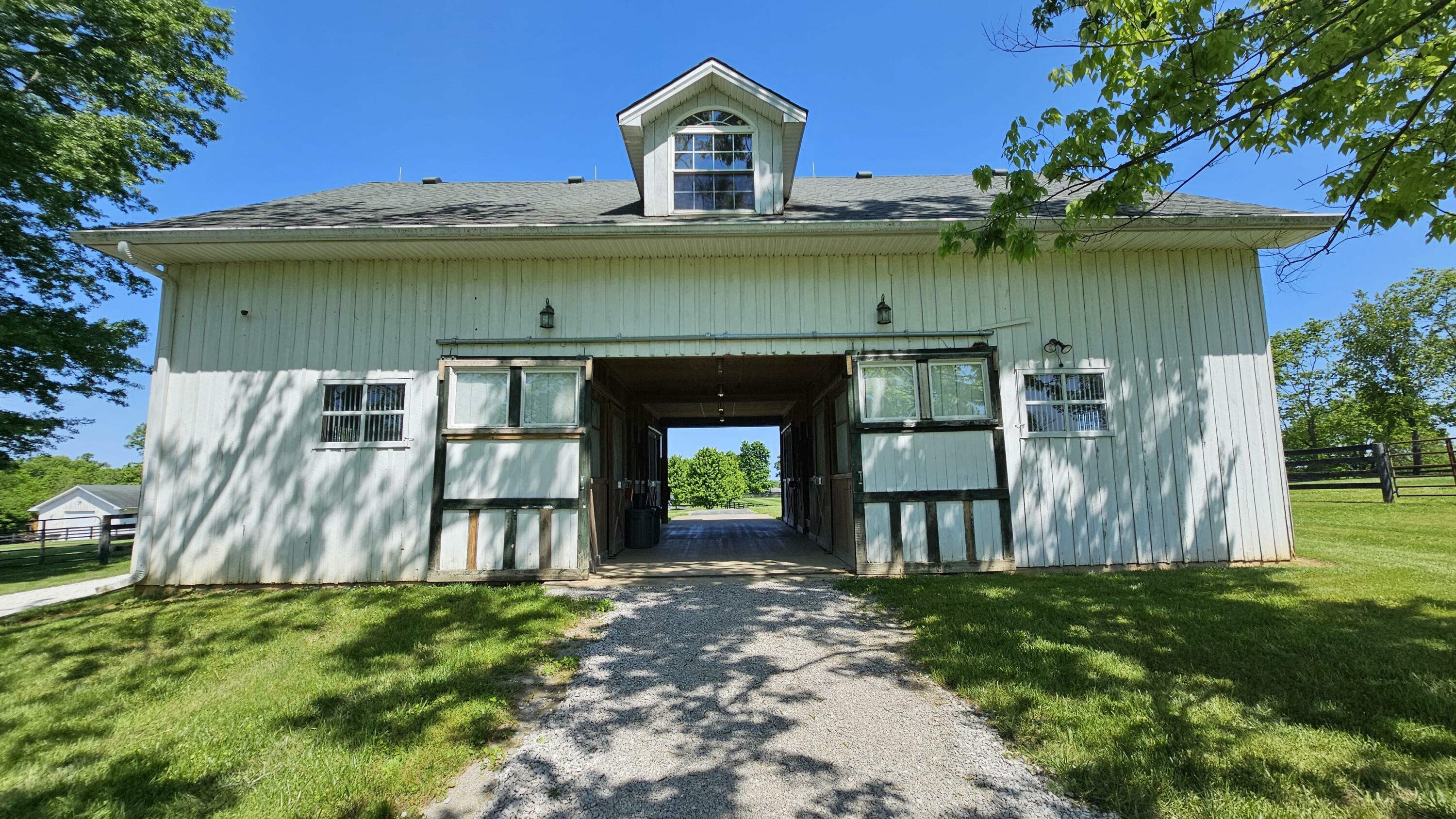 Property Photo: 5310 Briar Hill Road KY 40516