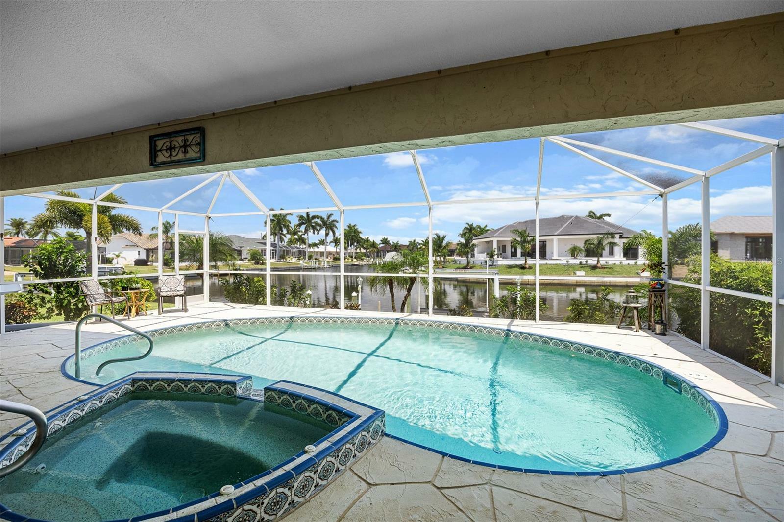 Property Photo:  1116 Mineo Drive  FL 33950 