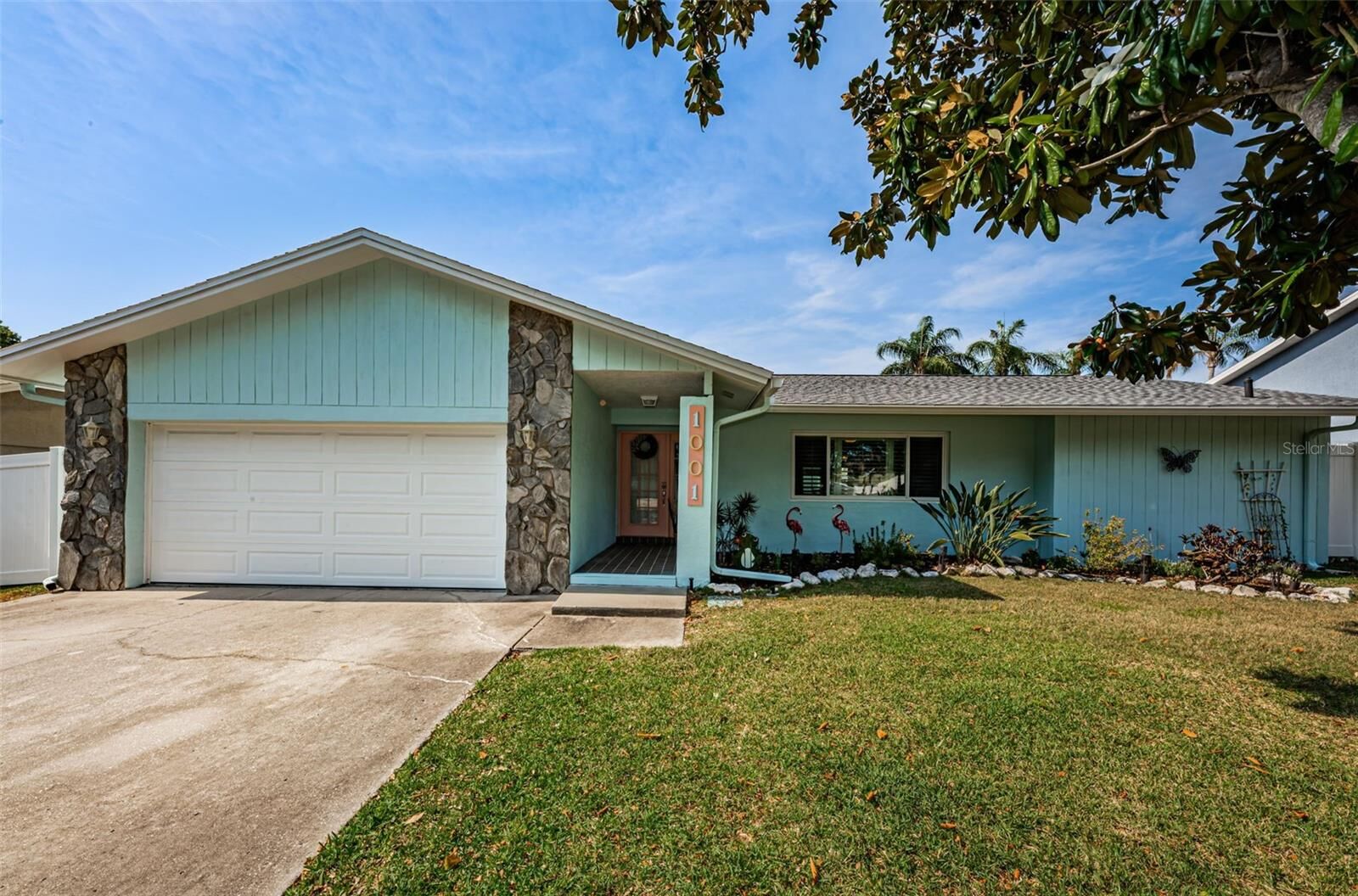 Property Photo:  1001 Cardigan Lane  FL 34683 