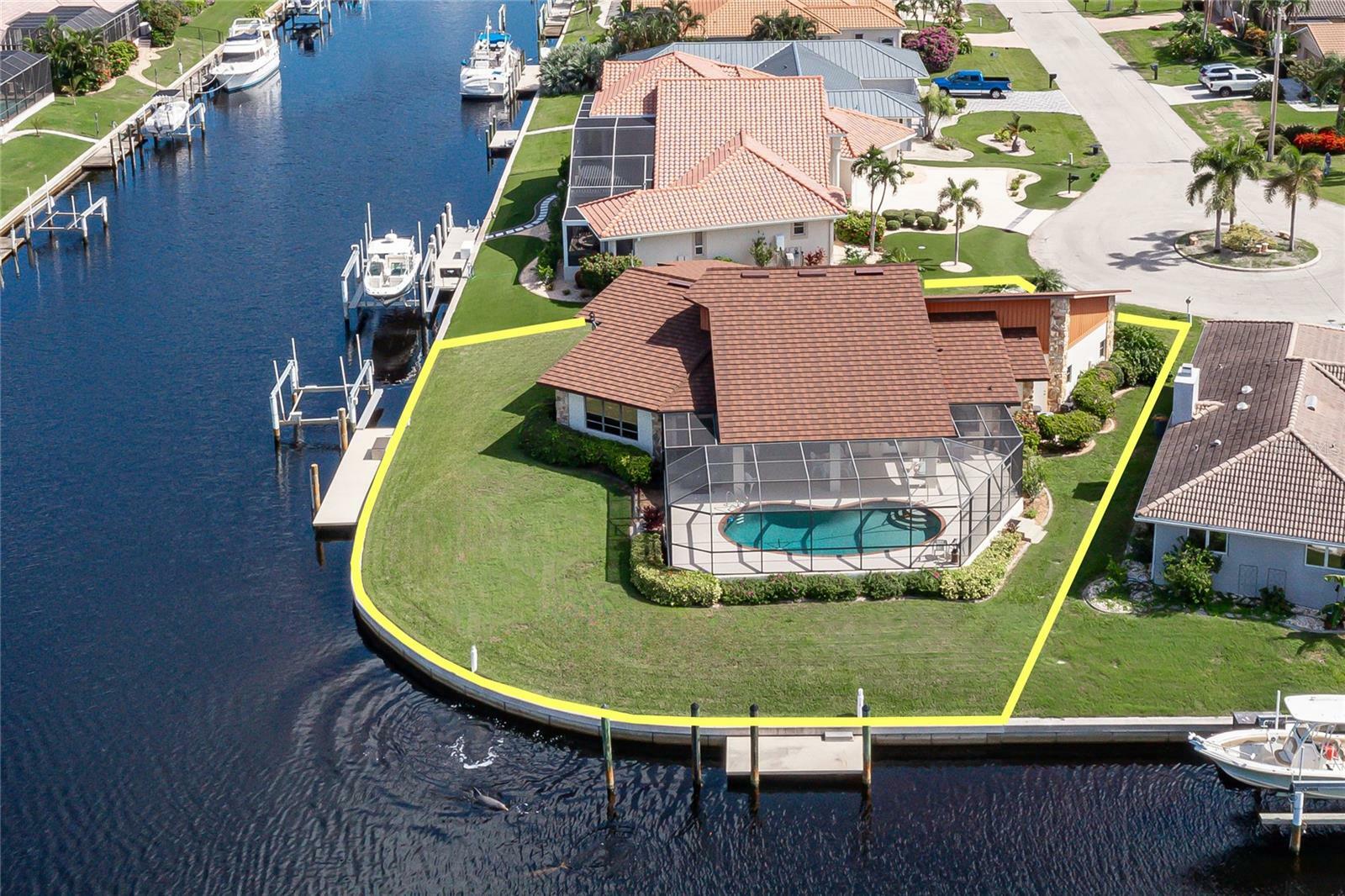 Property Photo:  257 Di Vinci Drive  FL 33950 