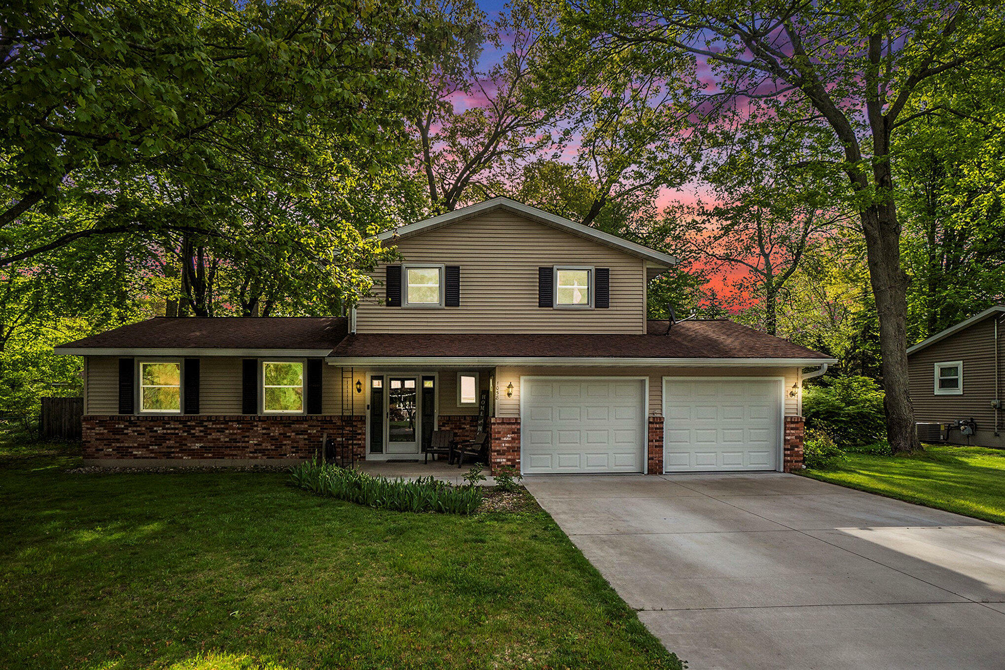 Property Photo:  1058 Camelot Drive  MI 49445 