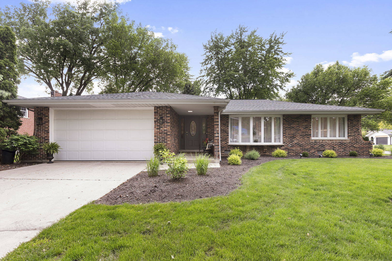 Property Photo:  1530 71st Street  IL 60516 