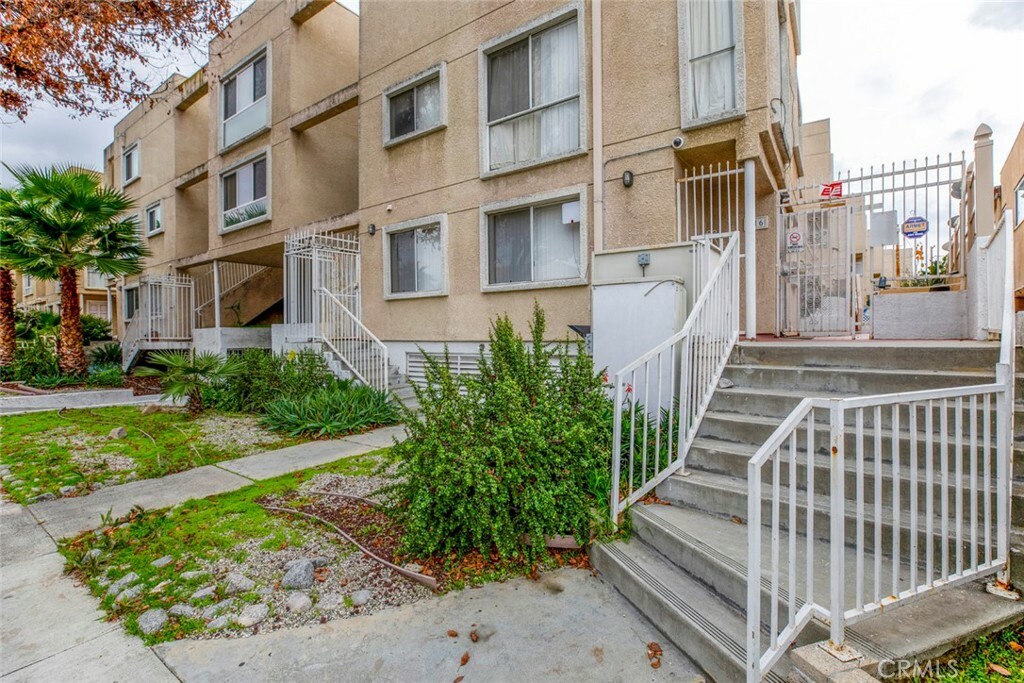 Property Photo:  116 W Maple Street 9  CA 91204 