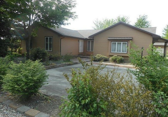 Property Photo:  768 Greenville Road NW  OH 44402 