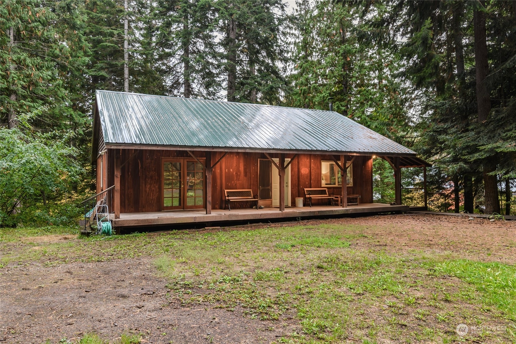 Property Photo:  1500 Hawthorn Lane  WA 98925 