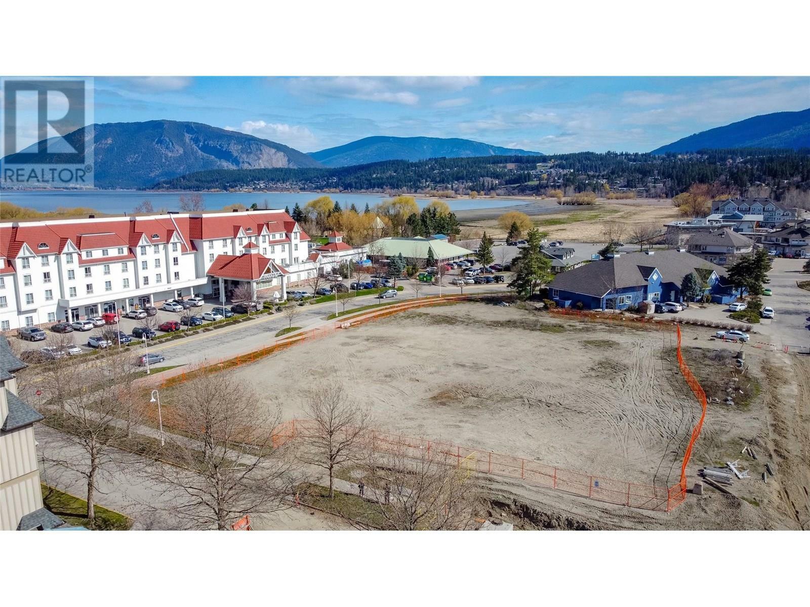 Property Photo:  250 Harbourfront Drive Northeast  BC V1E 0B3 