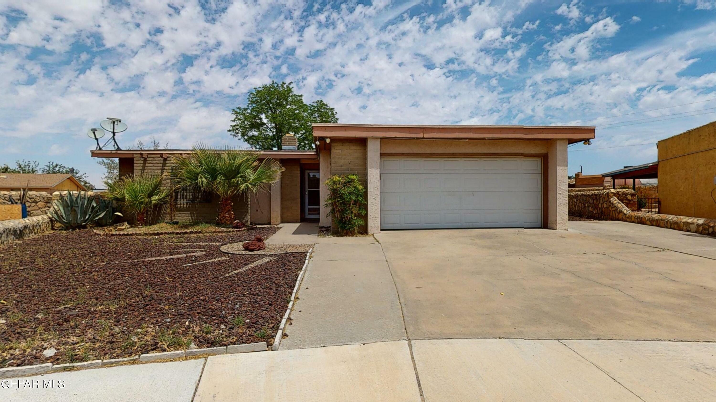 10709 Sam Snead Drive  El Paso TX 79935 photo