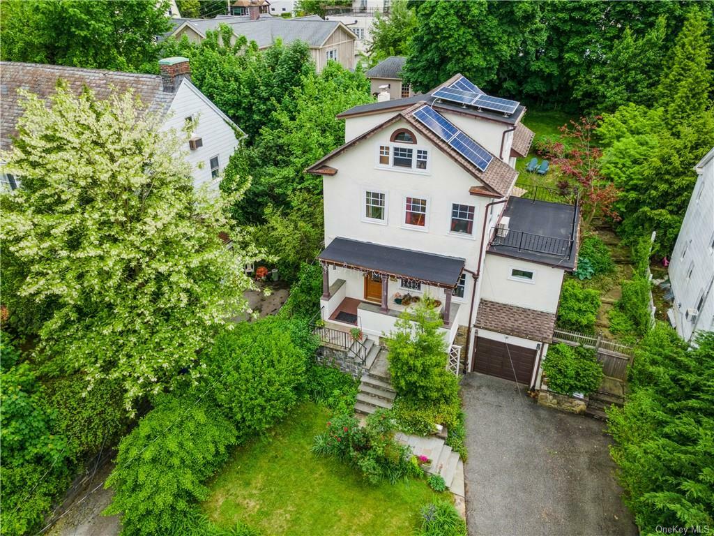 Property Photo:  408 Bronxville Road  NY 10708 