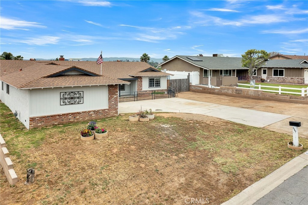 Property Photo:  2540 Vine Avenue  CA 92860 