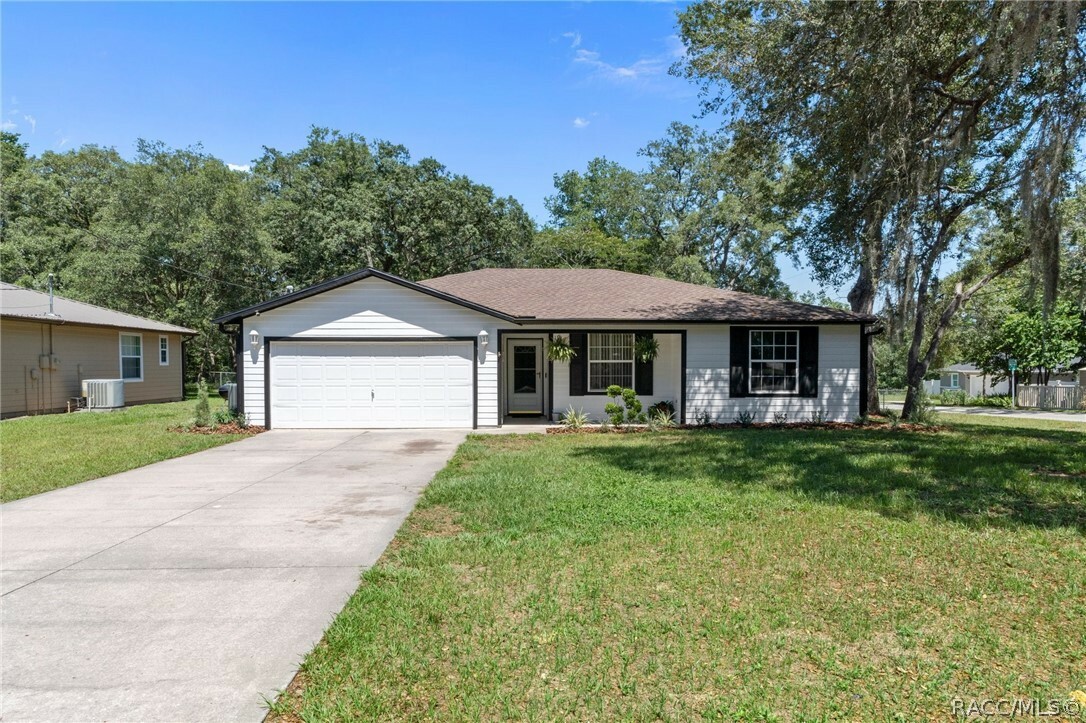 Property Photo:  193 S Fitzpatrick Avenue  FL 34453 