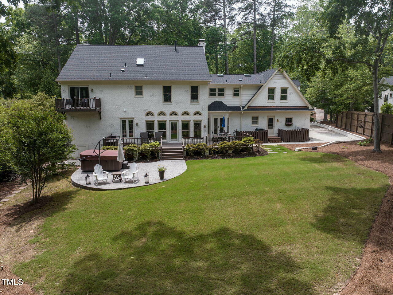 Property Photo: 303 Rutherglen Drive NC 27511