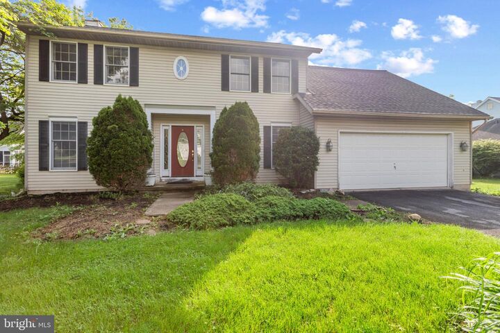 8 Clover Lane  Palmyra PA 17078 photo
