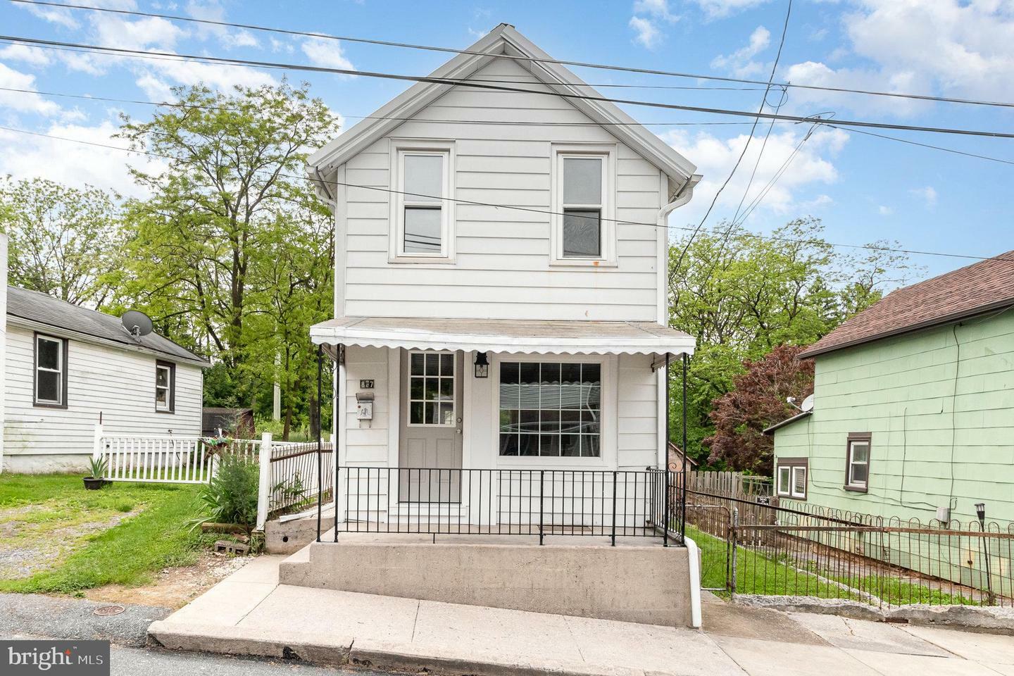 Property Photo:  827 S 6th Street  PA 17042 