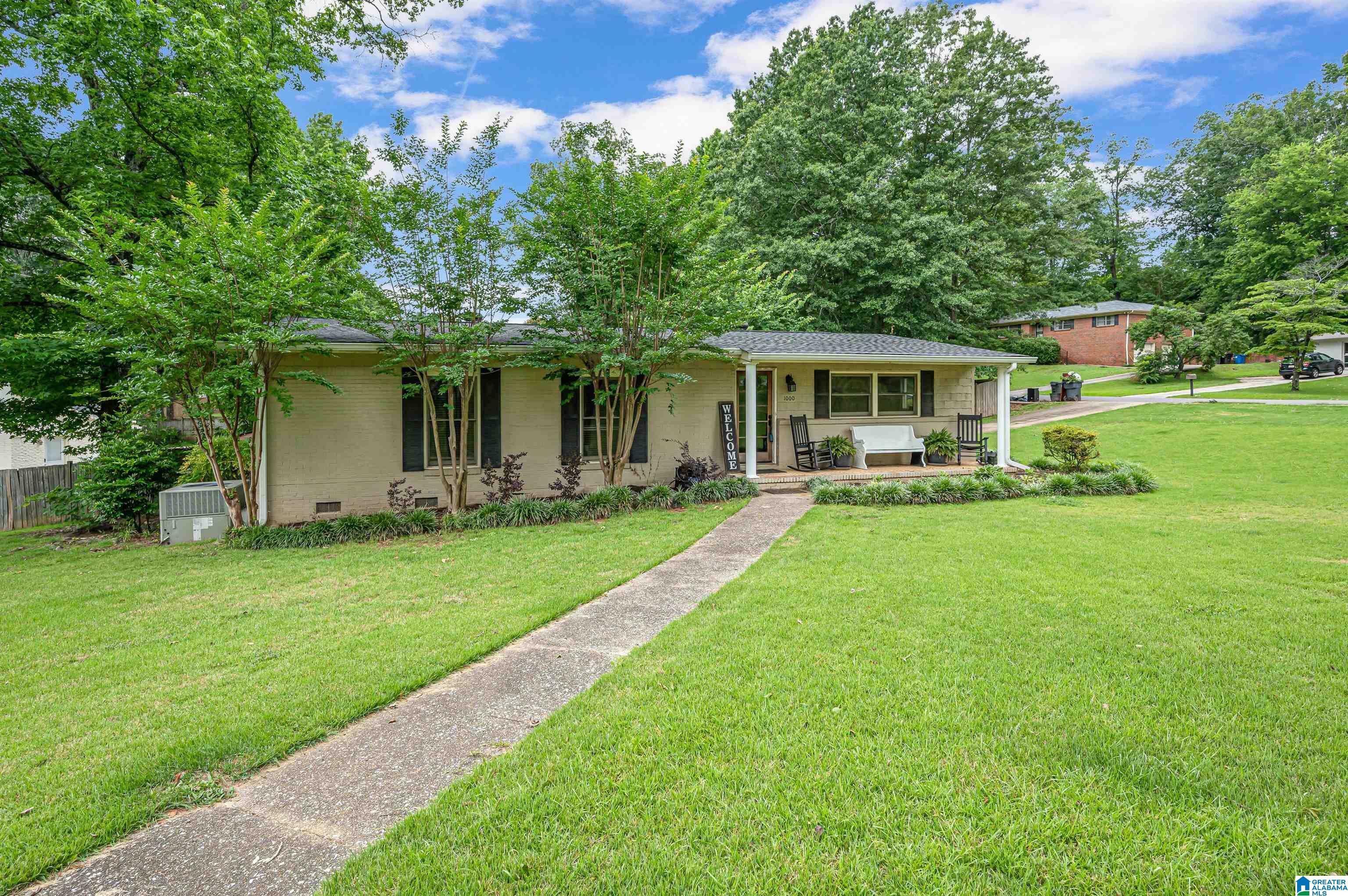 Property Photo:  1000 Southridge Drive  AL 35216 