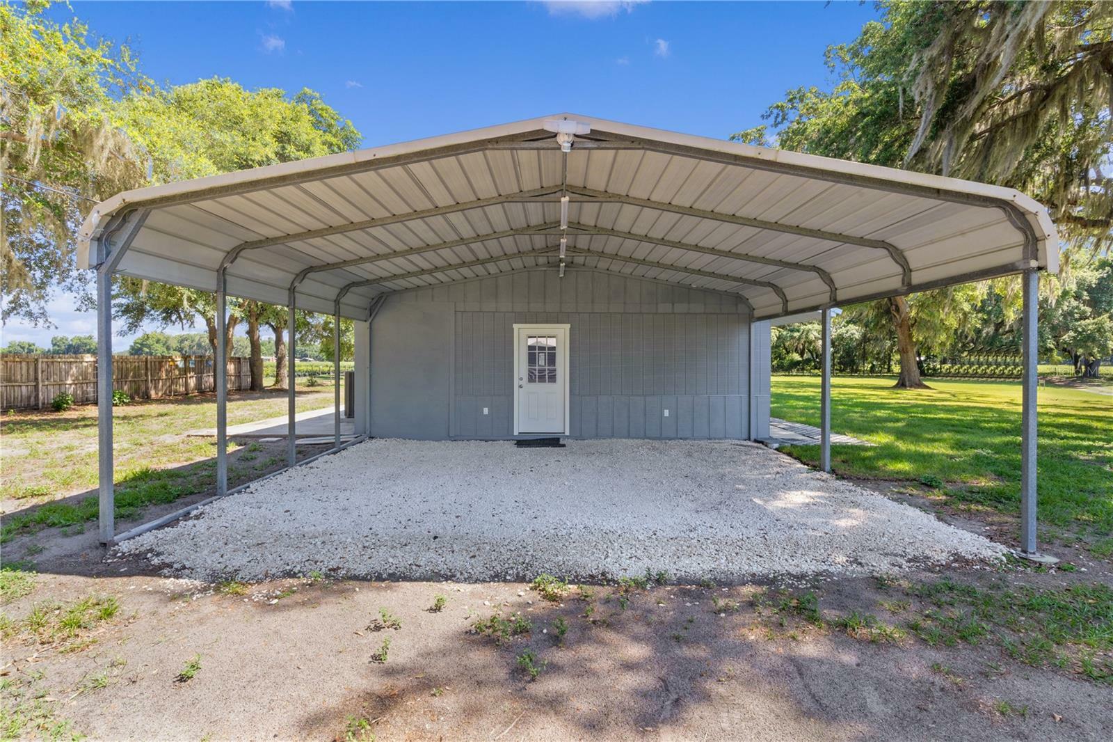 Property Photo: 6075 SE 26th Street FL 33513