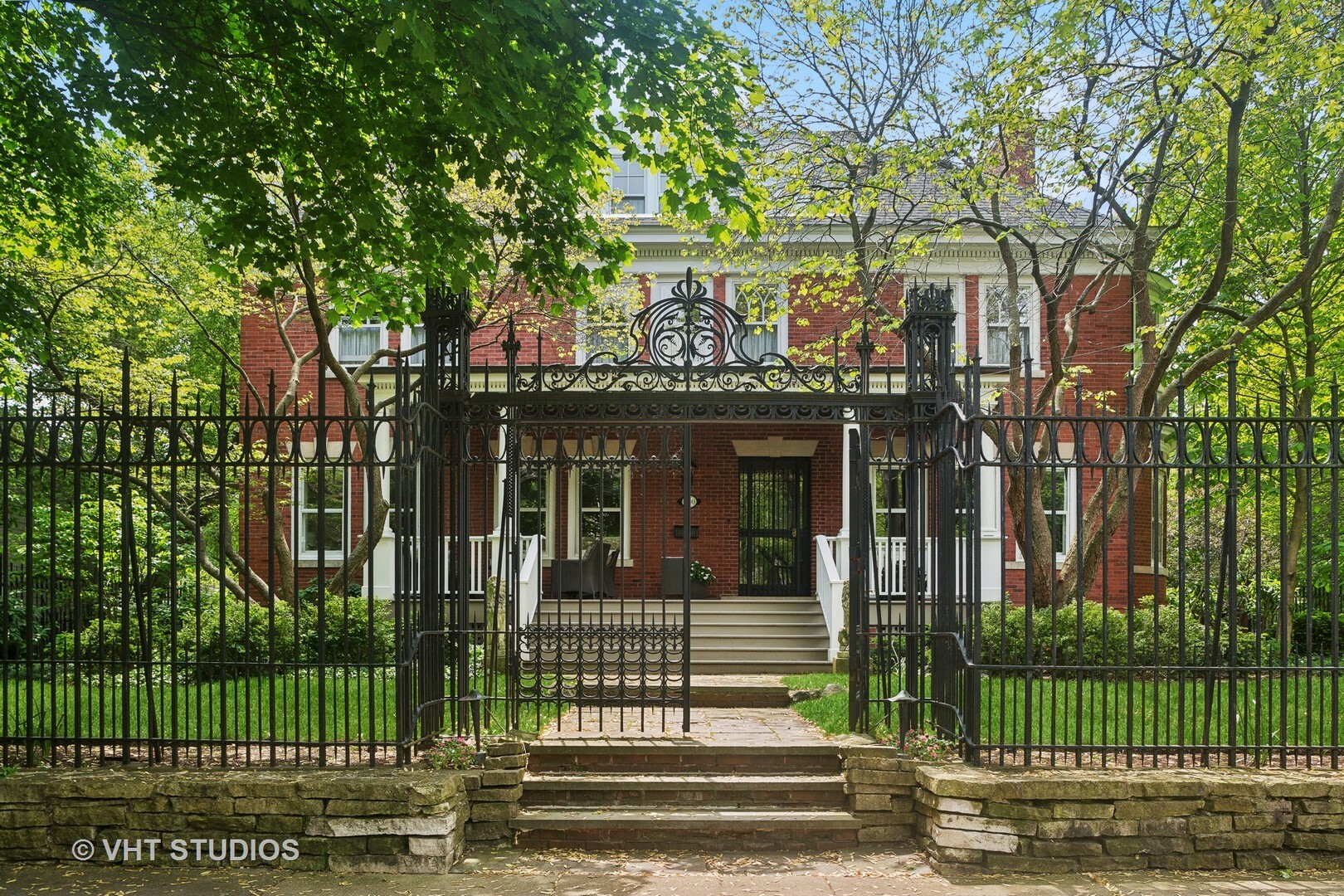 Property Photo:  330 Greenwood Street  IL 60201 