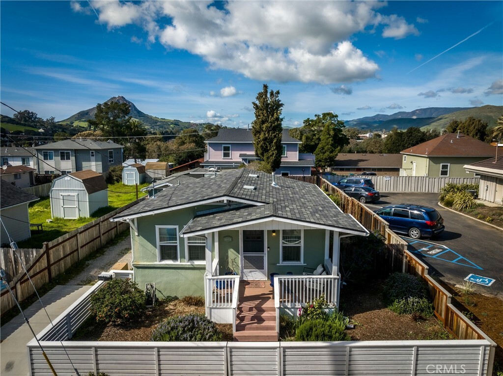 Property Photo:  1052 Peach Street  CA 93401 