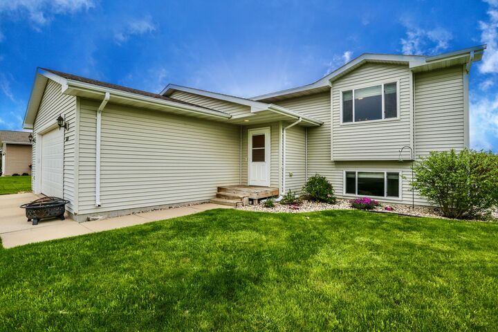 Property Photo:  1020 SW 13th Ave  SD 57401 