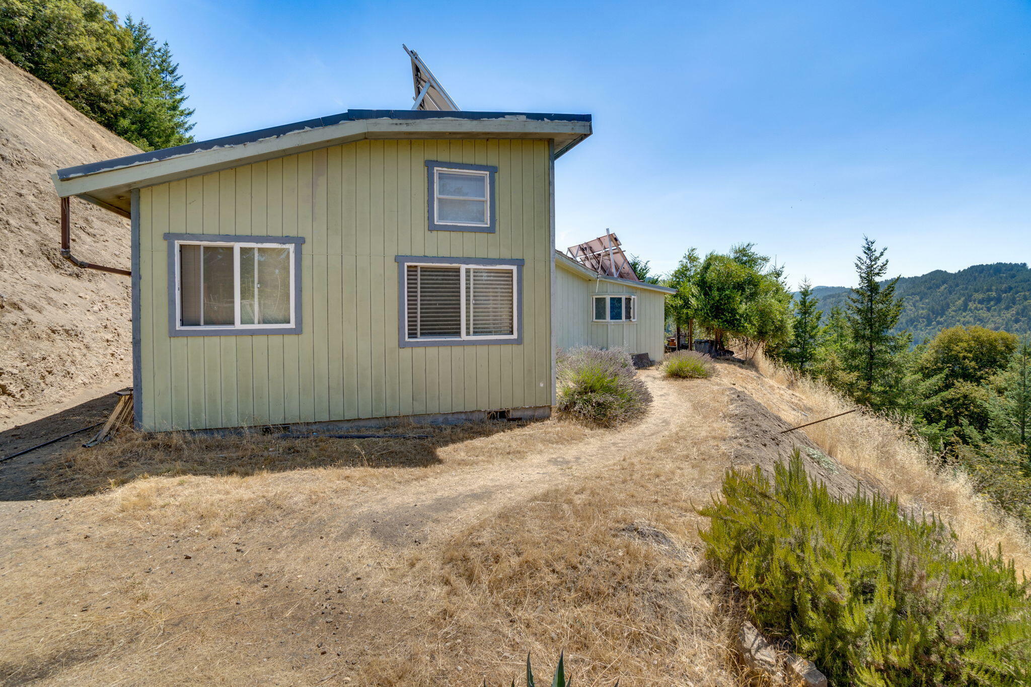 Property Photo:  745 Applewood Road  CA 95545 