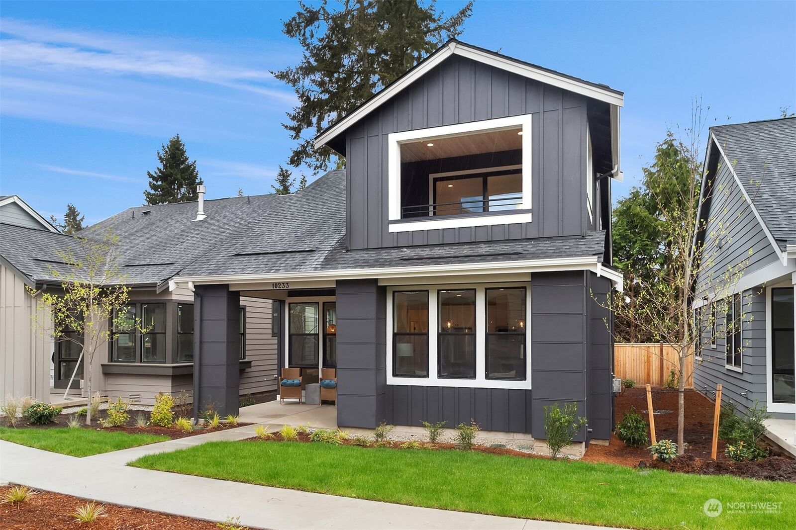 Property Photo:  10332 (Hs 3) 135th Circle NE  WA 98033 